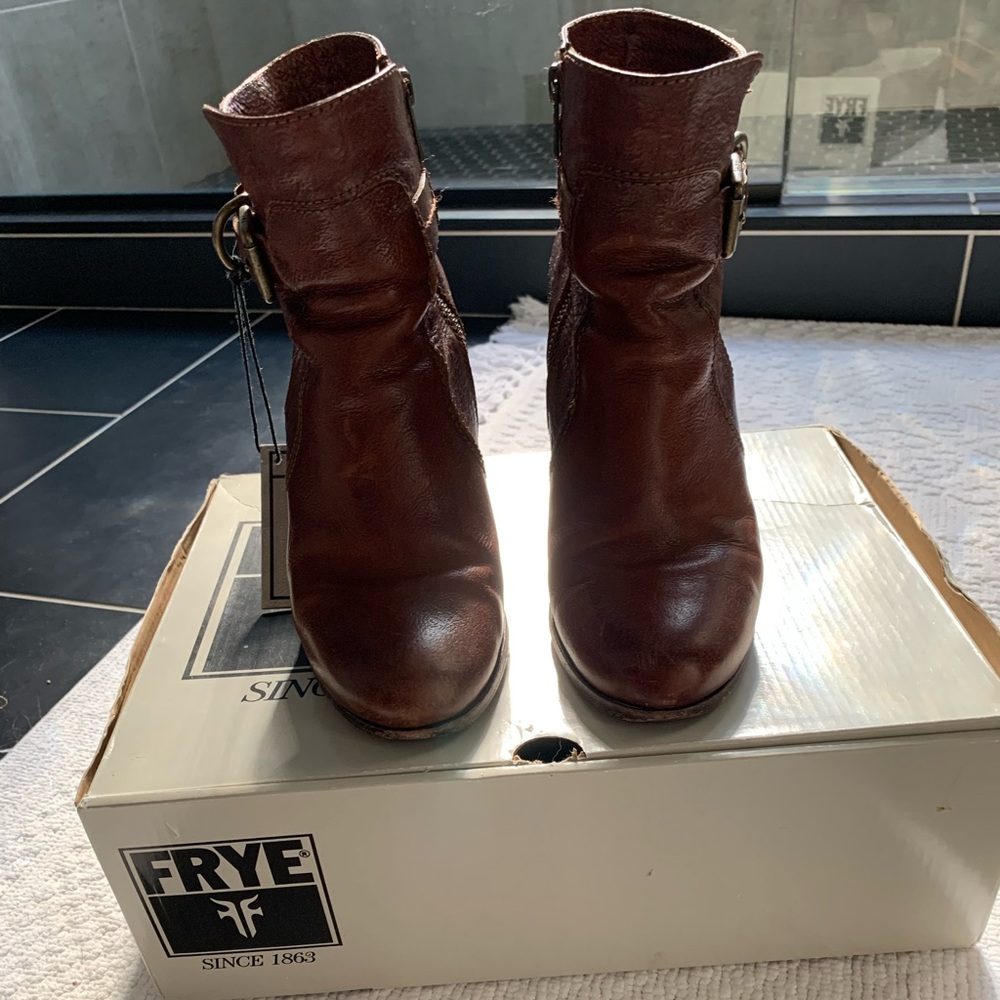 Frye Women's Parker D Ring Short Copper Hammered Full Grain Boots
